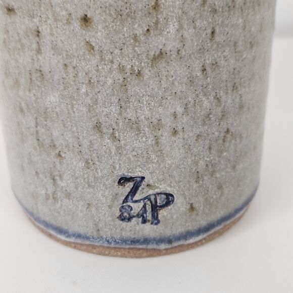 Vintage Salt Glaze Stoneware Utensil Crock Pottery Salt Glaze 5.5" Marked 84ZP - Picture 4 of 9